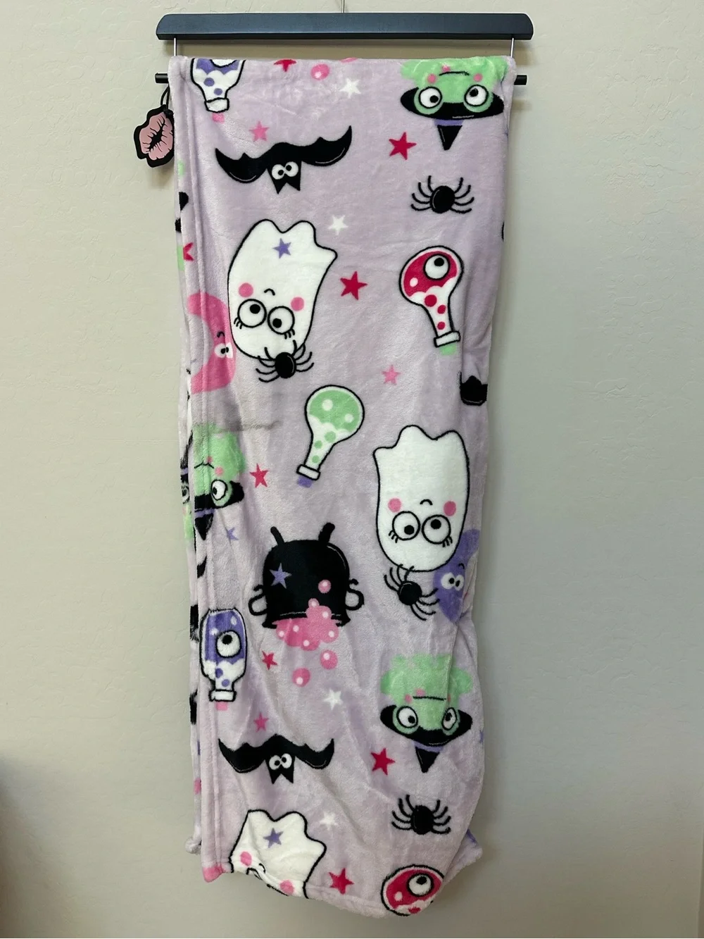NWT Betsey Johnson Halloween Ultra Soft Plush Throw Blanket 50x70 Purple Spooky